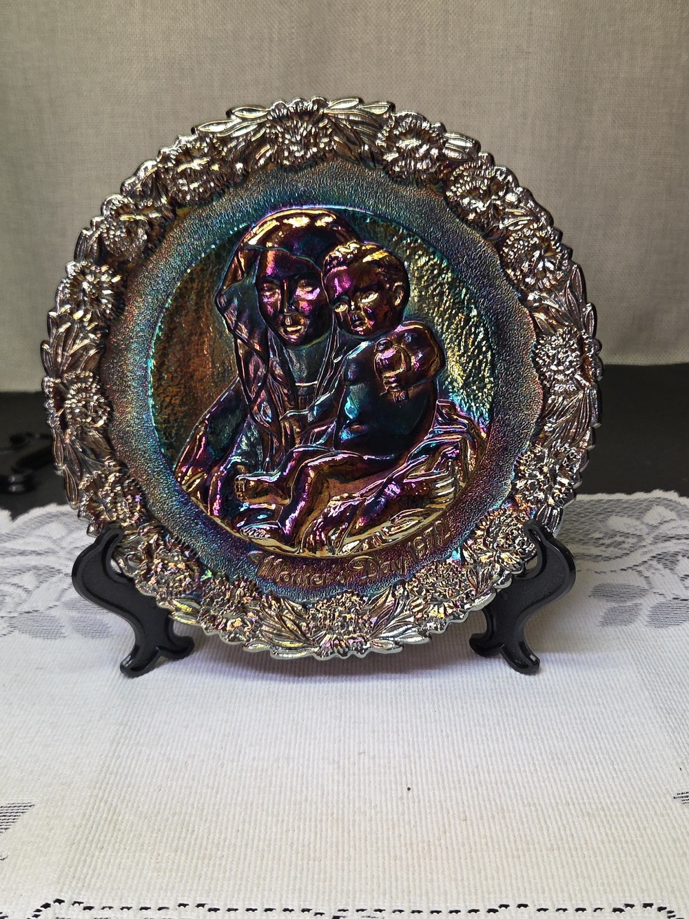1972 Madonna Of The Goldfinch - No Box‎ Mother'S Day Plate-Carnival Glass